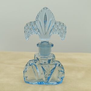 Vintage Ice Periwinkle Blue Glass Fleur De Lis Boudoir Perfume Bottle